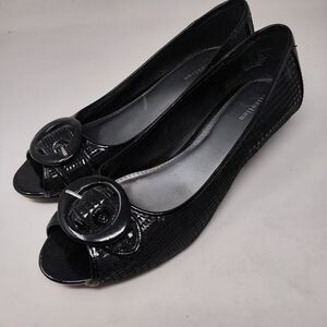 ATTENTION BLACK KITTEN HEEL DHOE. SIZE 10.